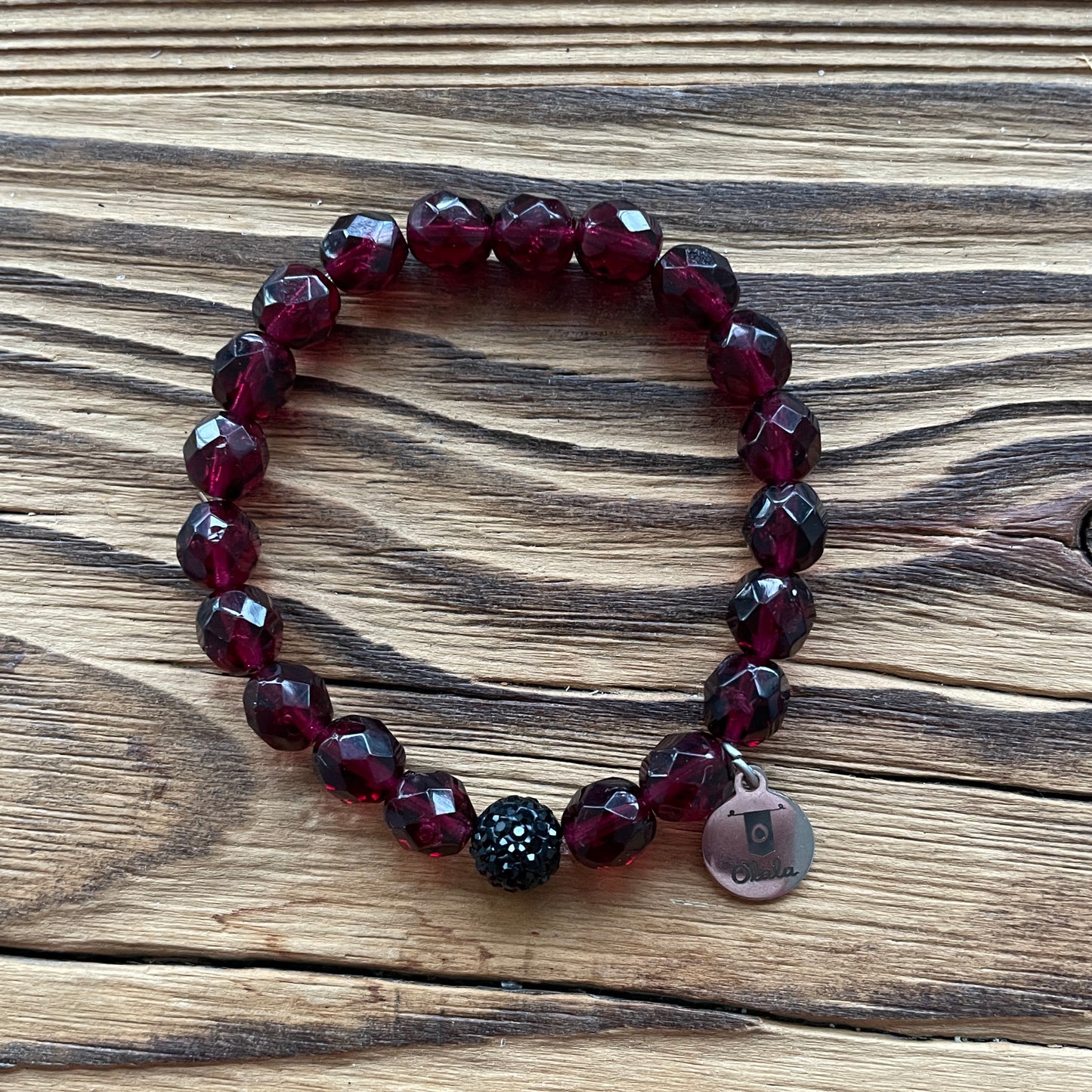 Bracelet bordeau et boule Shambala noir