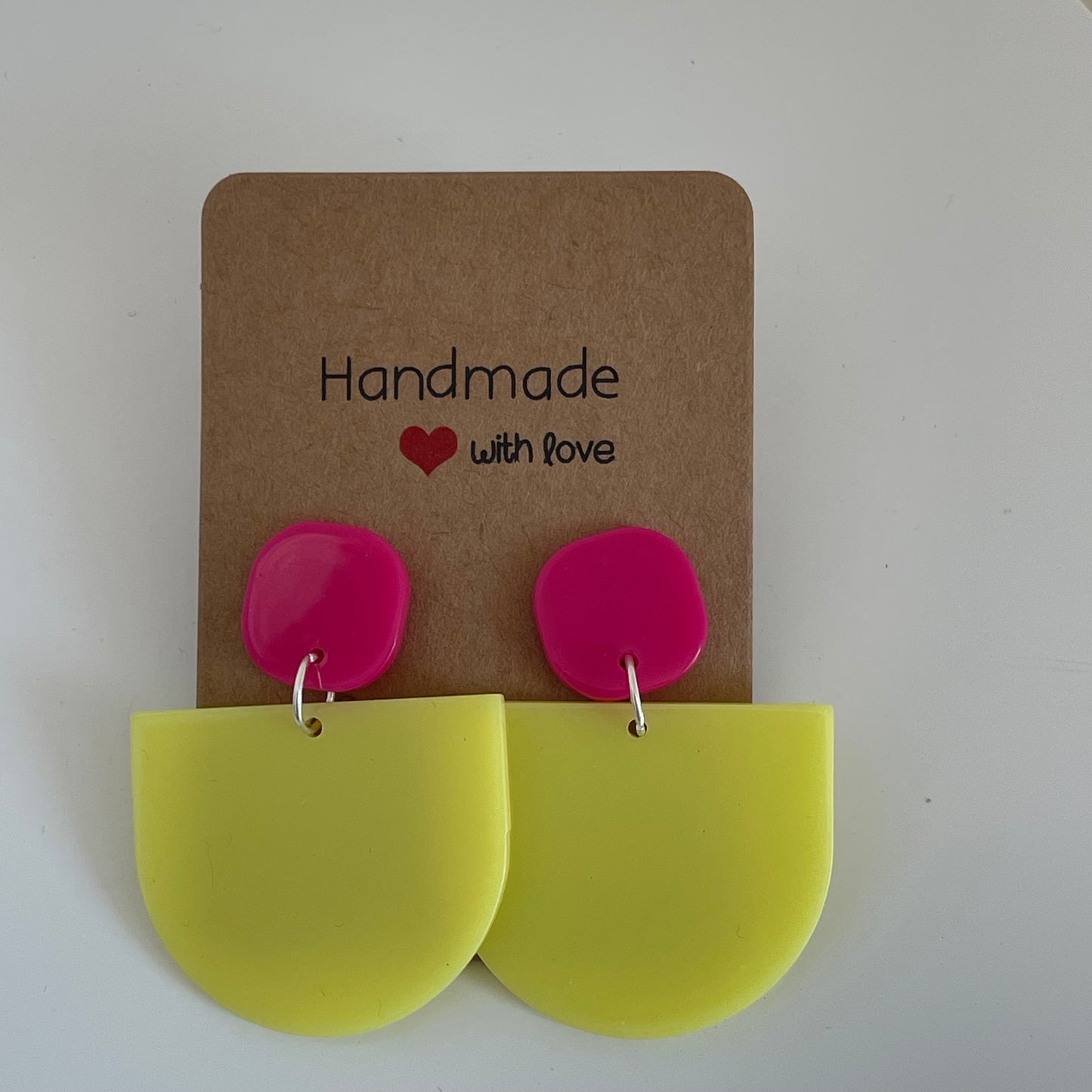 Boucle d'oreille en acrylique