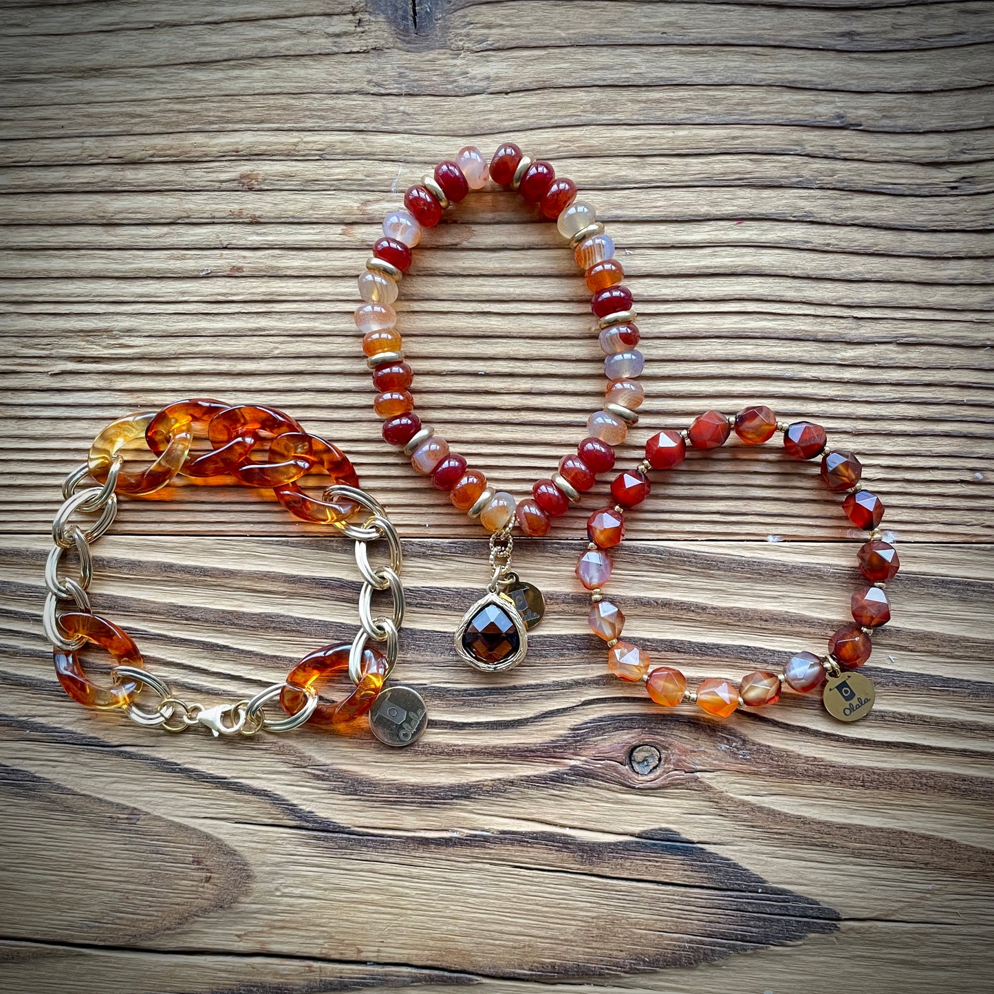 Bracelet en Heishi Cornaline et Charm en Topaz