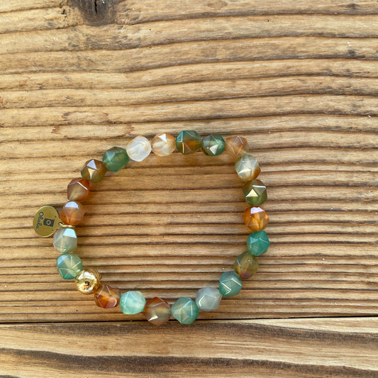 Bracelet avec perles hexagonales en Agate teintées vert et orange